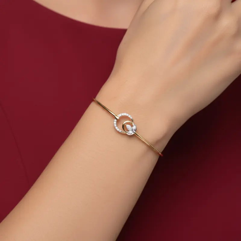 LUNA EMBRACE BANGLE