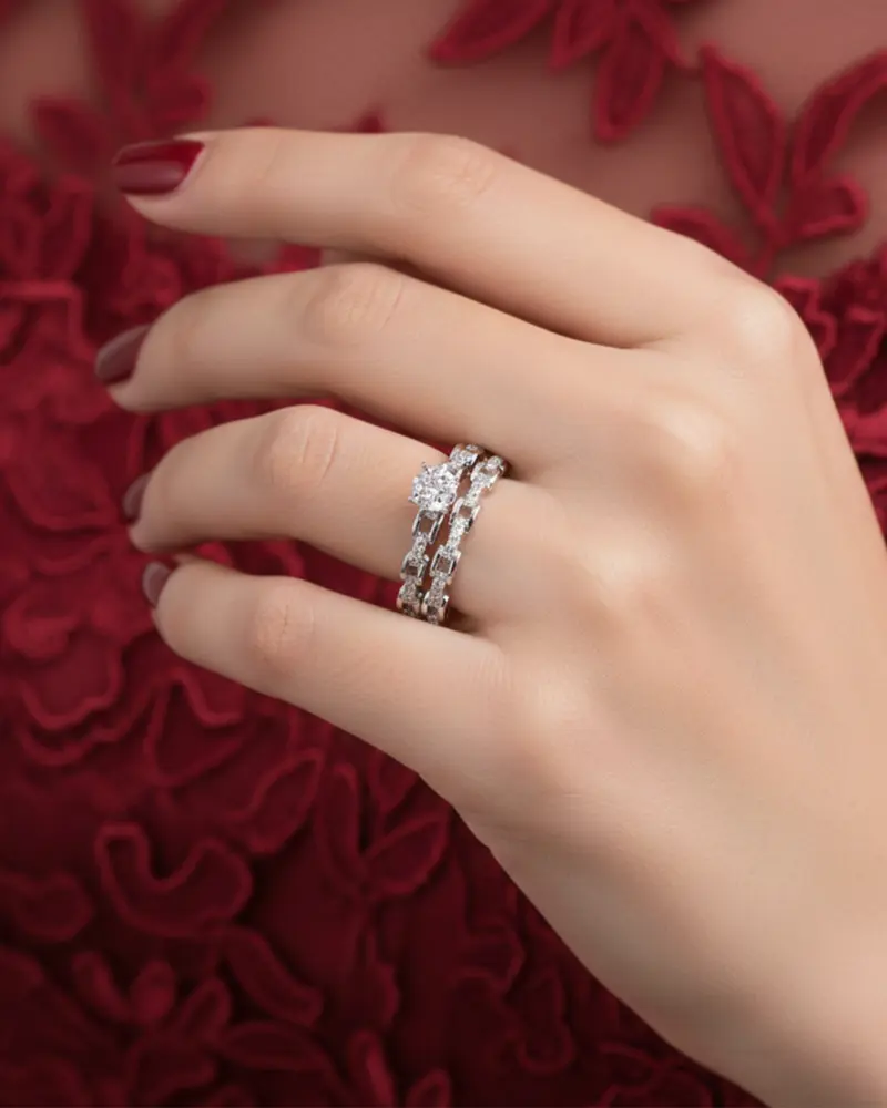 THE LUMINOUS LINKS RINGS