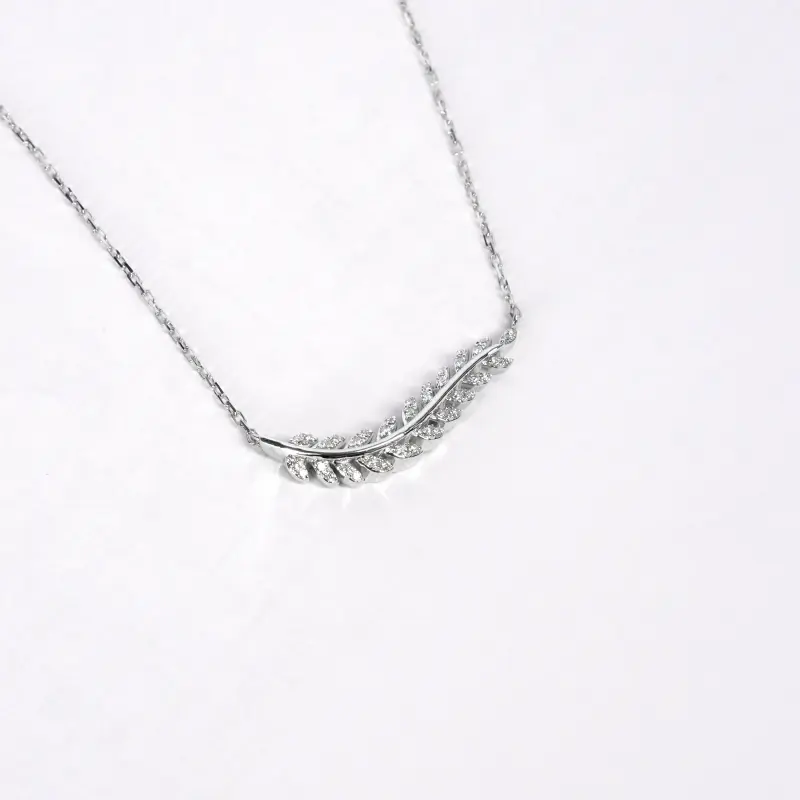 LAUREL WHISPER NECKLACE