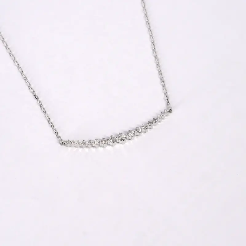DIAMOND CURVE NECKLACE