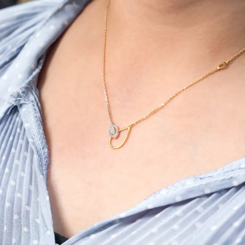 INTERLOCKING HEXAGON NECKLACE